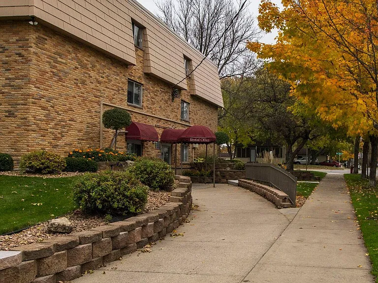 St. Cloud Terrace — Photo 16