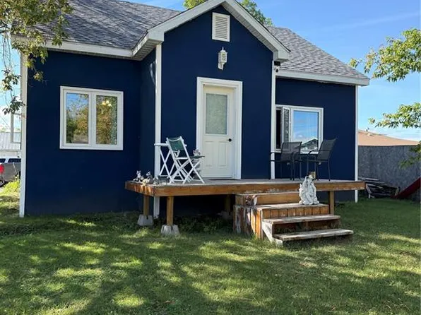 1102 1ST STREET NE, Carrot River, SK S0E 0L0