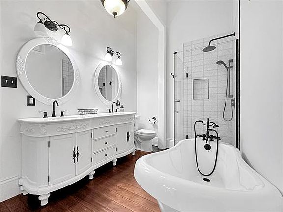 5th image of 2229 Saint Andrew St #A