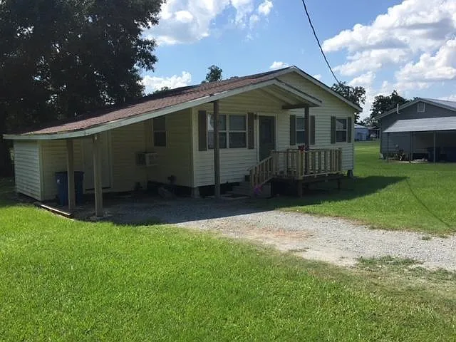 212 Candy Ln — Photo 1