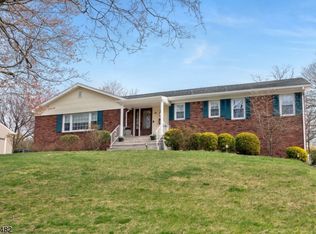 14 Downing Pl, Livingston, NJ 07039