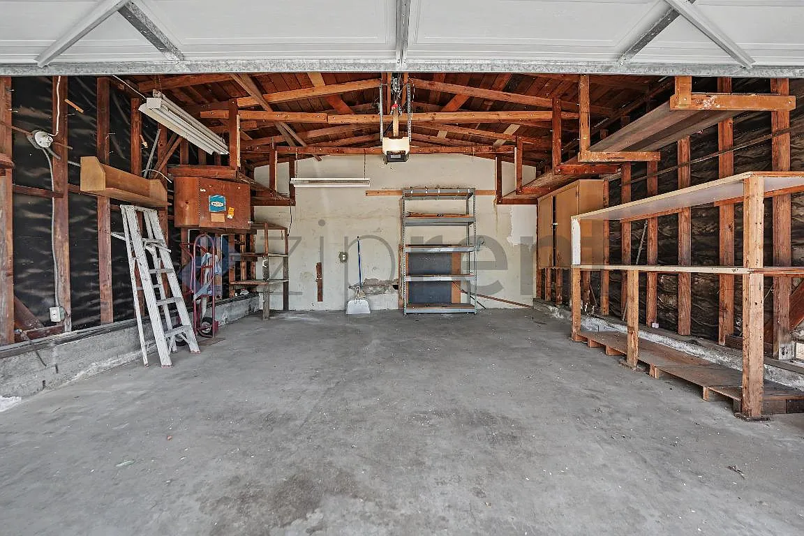 4 bed, 1490 sqft, $5,500 — Photo 2