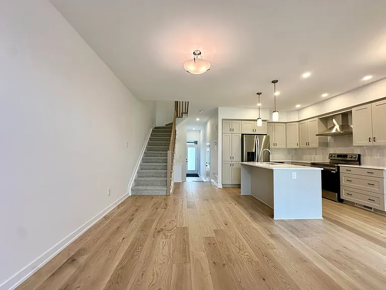 171 Bliss Cres — Photo 5