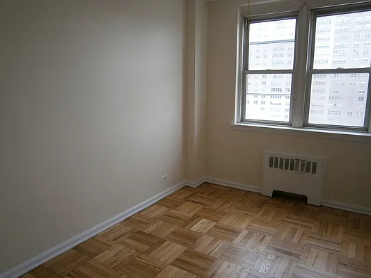 Sold by Robert E. Hill  | media 22