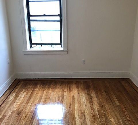 3rd image of 61-40 Saunders St APT C12