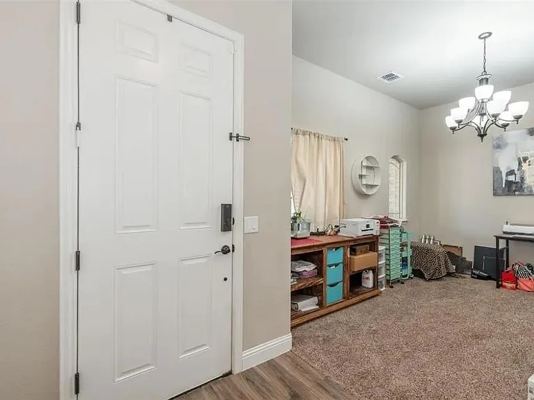 1044 Kingston Dr — Photo 17