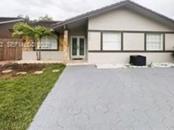 9752 SW 145th Pl, Miami, FL 33186