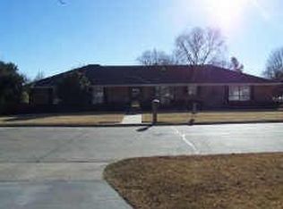 413 Park Ridge Dr, Grand Prairie, TX 75052