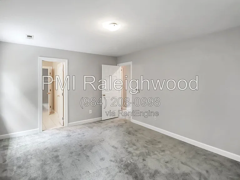 301 Perry Creek Dr — Photo 17