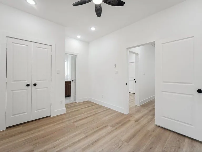 7416 Maxroy St — Photo 32