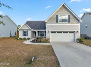 918 W Arboria Dr, Hampstead, NC 28443