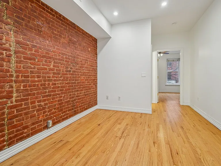 815 Willow Ave #2R — Photo 11