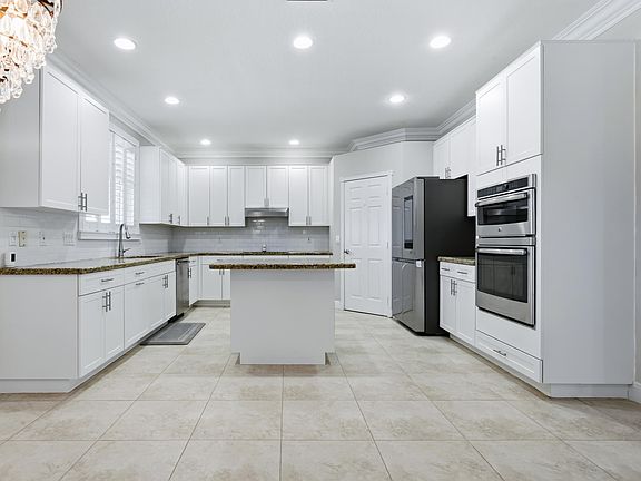 4th image of 15562 Cypress Park Drive