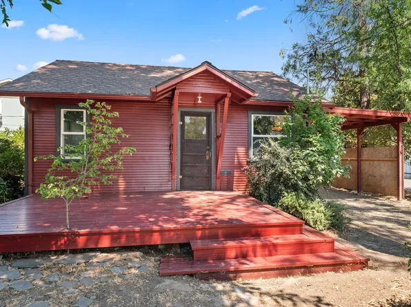 105 Maple St, Phoenix, OR 97535