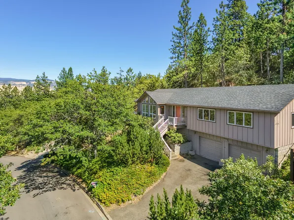 1536 Pinecrest Ter, Ashland, OR 97520