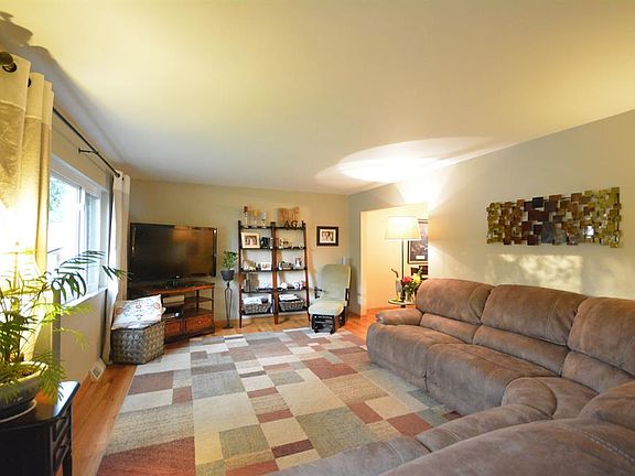 4th image of 1140 Lanette Dr