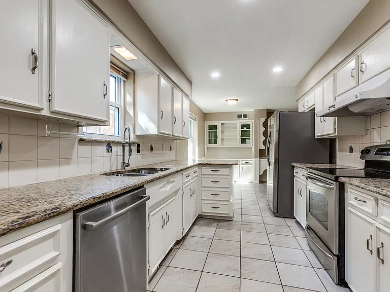 7739 La Manga Dr — Photo 10