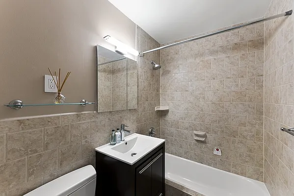 Sold by Nest Seekers International | media 28