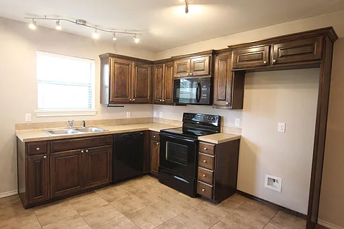 Available! 2 Bed 1.5 Bath Townhome in Lindale! Photo 1