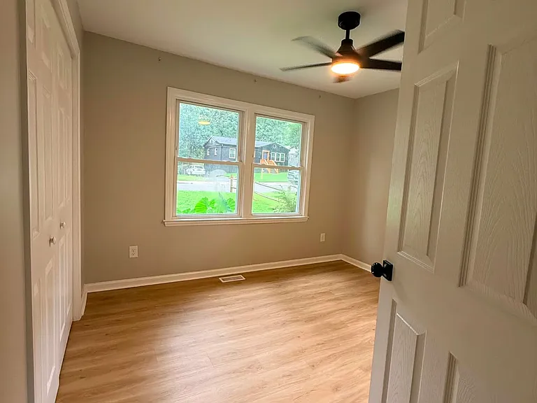 4308 Welling Ave — Photo 7