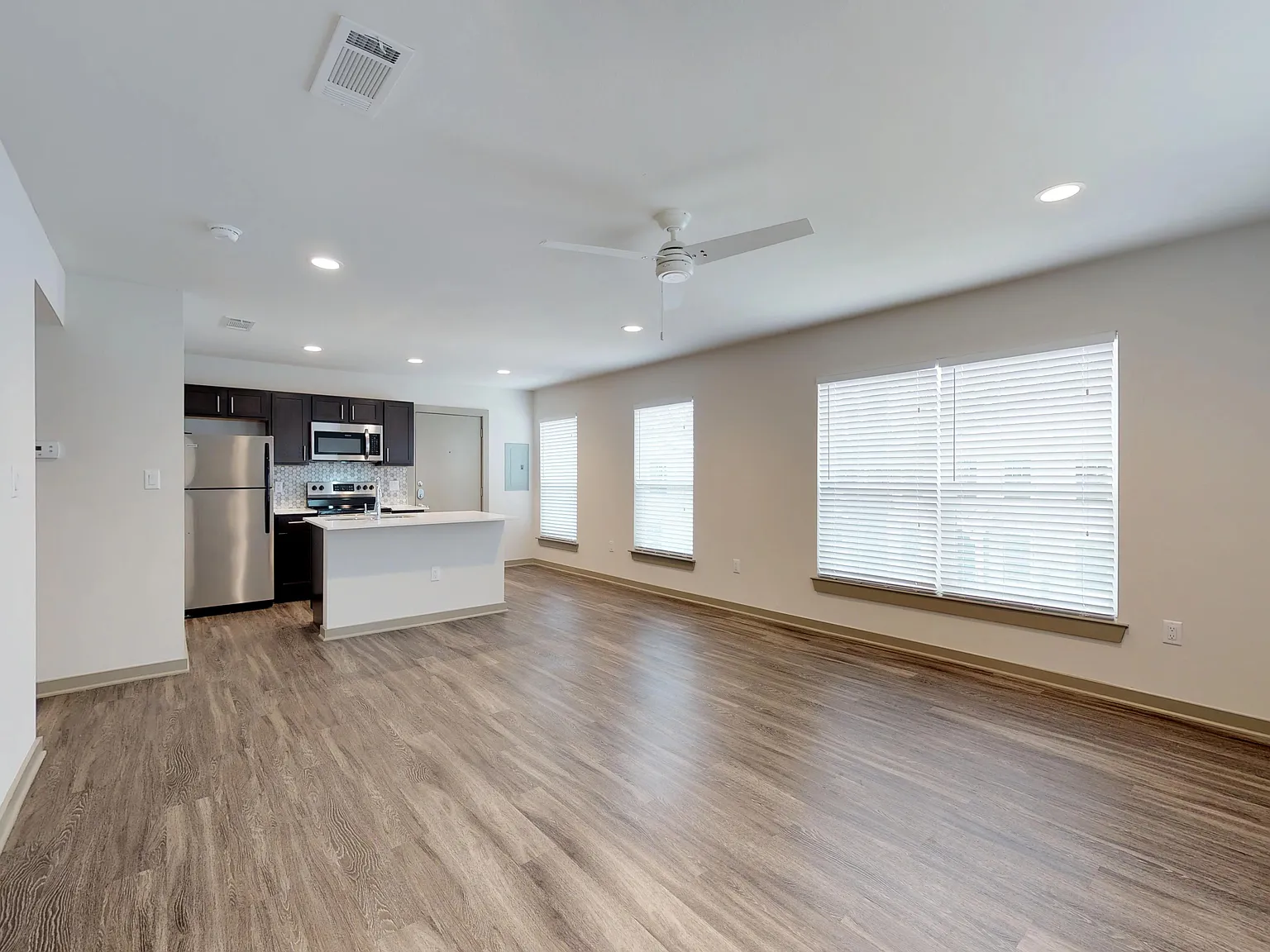 1 bed, 813 sqft, $1,450 — Photo 1