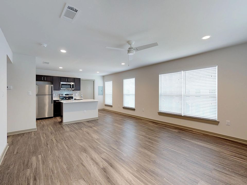 1st image of 6304 Prospect Ave #210