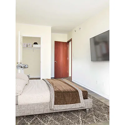 Rented by Ridgewood Capital NYC LLC | media 16