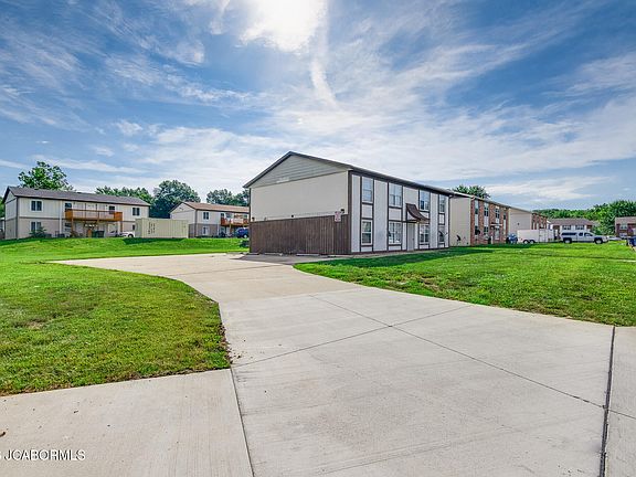 3rd image of 5216 Collier Ct