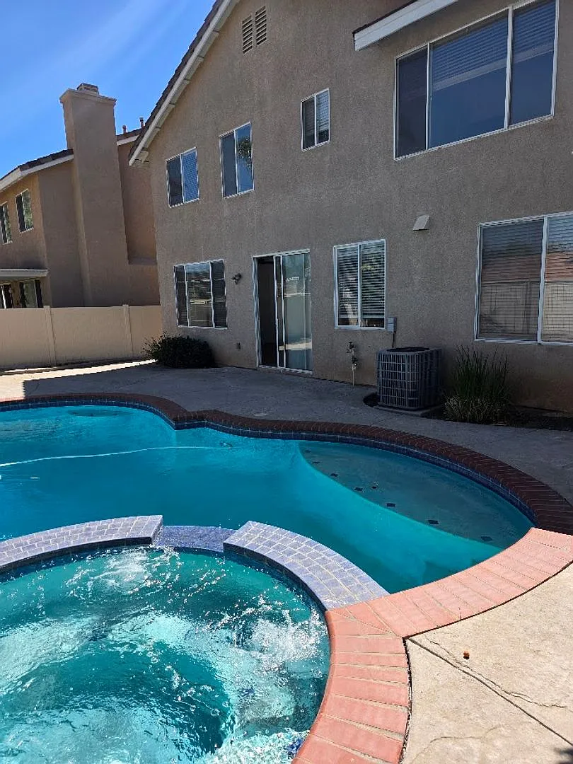 5 Bedrooom Pool Home in Paloma del Sol — Photo 2