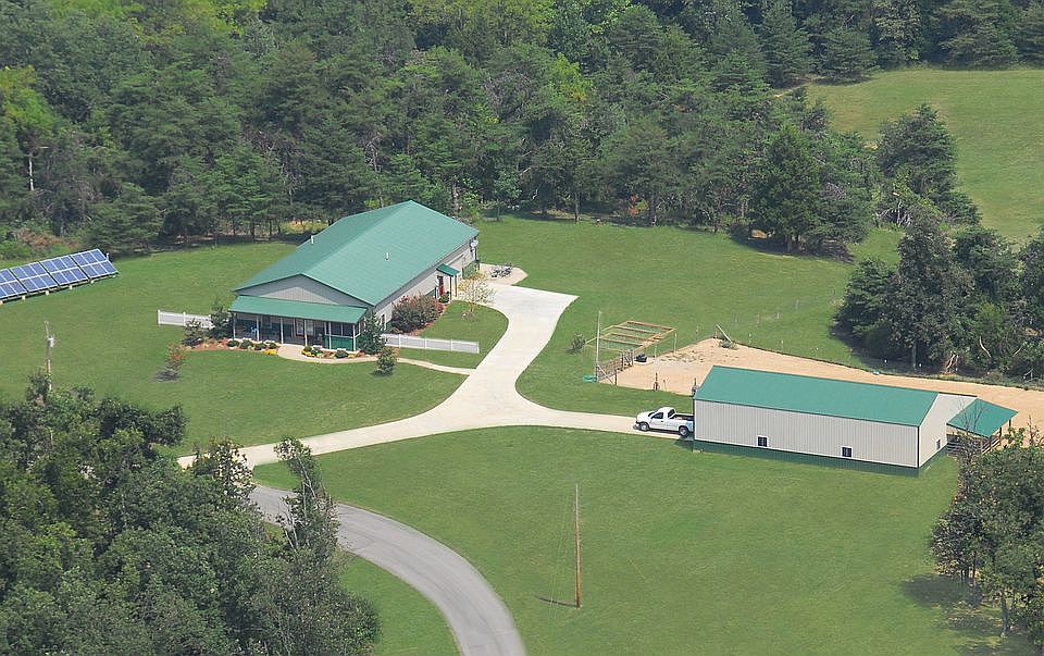 1st image of 450 Malone Farm Ln