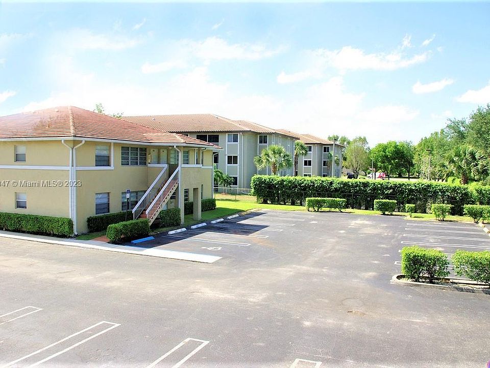 1st image of 808 Twin Lakes Dr #17-F