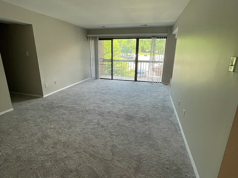 11315 Commonwealth Dr #104 — Photo 4