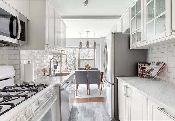 3rd image of 130 Saint Edwards St APT 3C