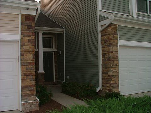 Front Entrance w/ Stone