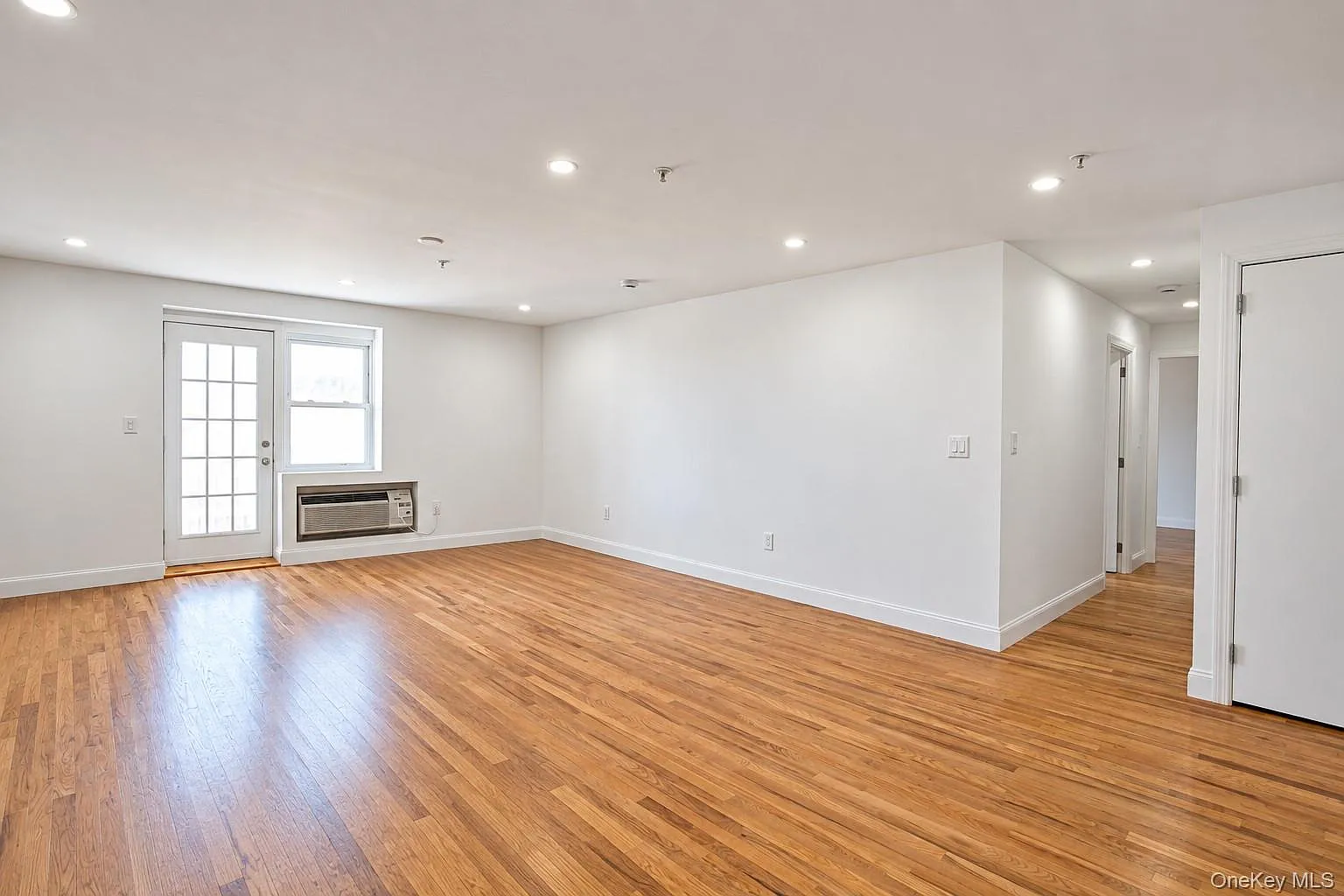 2 bed, 2.0 bath, 1200 sqft, $3,675 — Photo 4