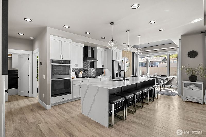 4th image of 1014 Racine Springs Drive