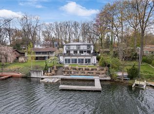 30 Lake Front Dr, Akron, OH 44319