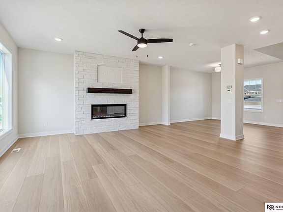 5th image of 11212 N 162nd St