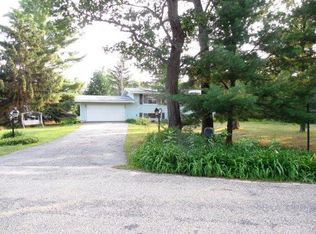 W5593 Cherokee Ln, New Lisbon, WI 53950