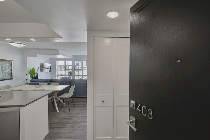 Vancouver Apartment for rent - 2 Bedrooms — photo 38
