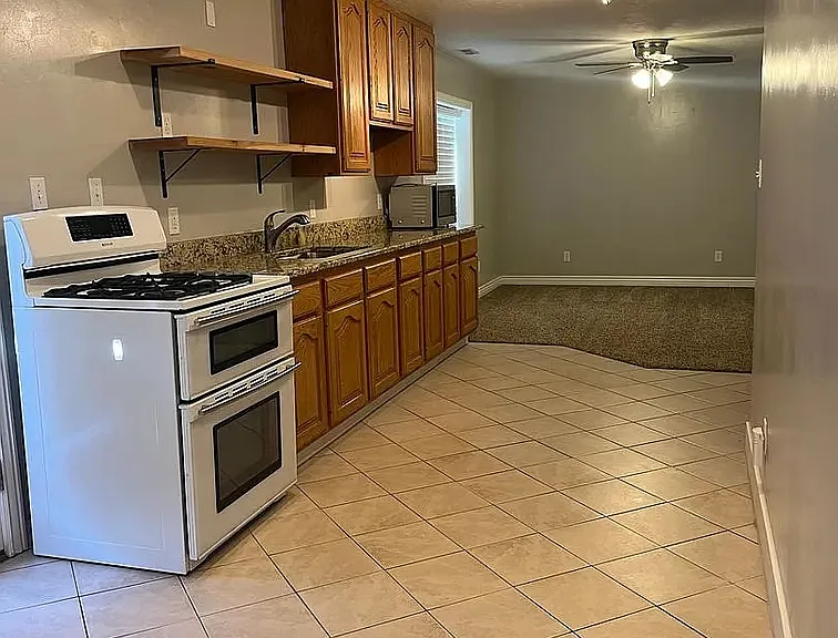339 N 600 E — Photo 2