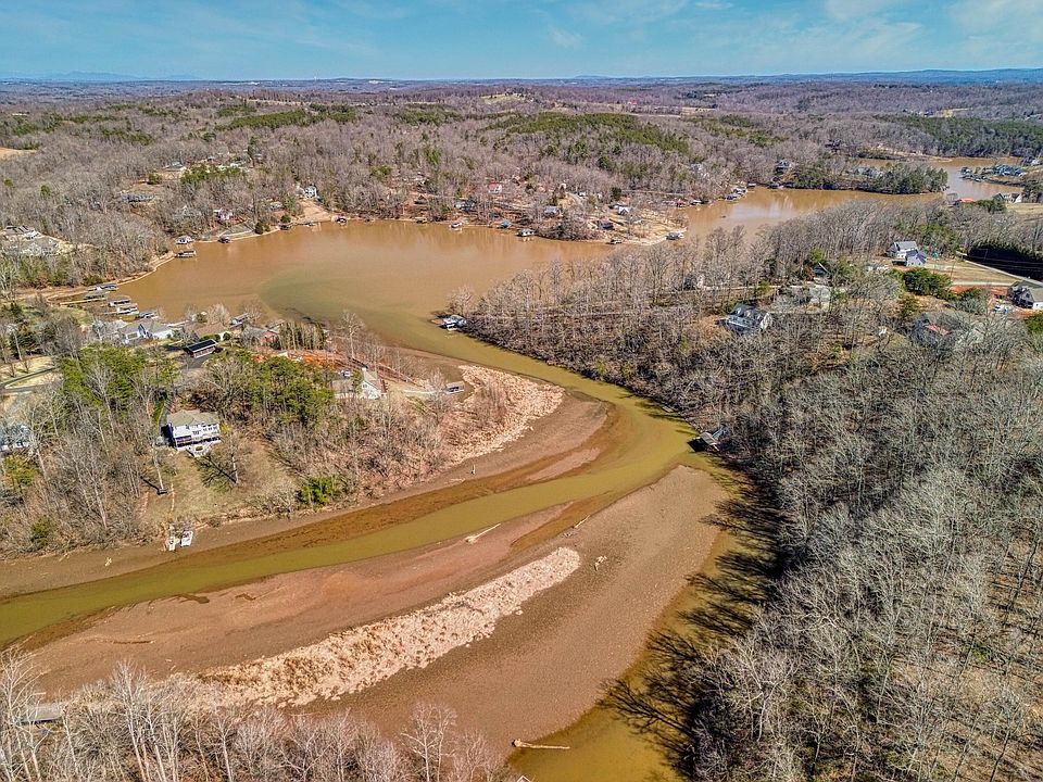 1st image of 10 Clifton Cir
