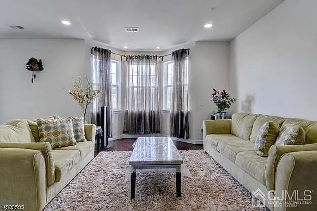 331 Pond Ln — Photo 60