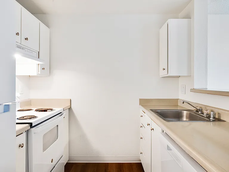 Crystal Springs Apartments — Photo 48
