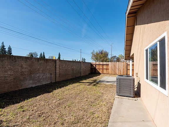 3rd image of 2932 Alcott Ct