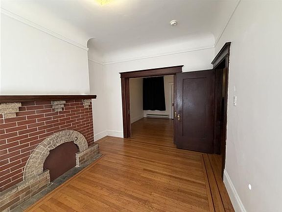 3rd image of 1292 Green St #1
