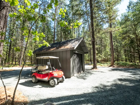 162 Carlos Ave, Rogue River, OR 97537