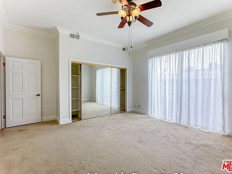 911 5th St #202 — Photo 13