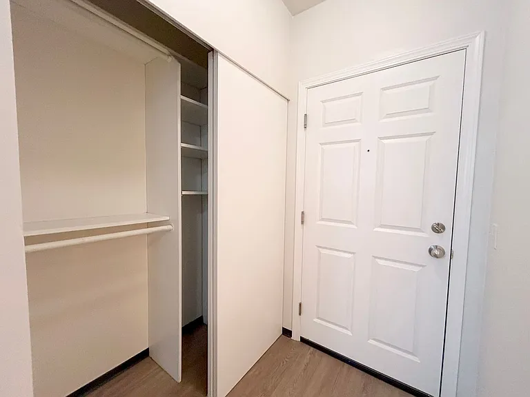 Ludlow Apartments — Photo 25
