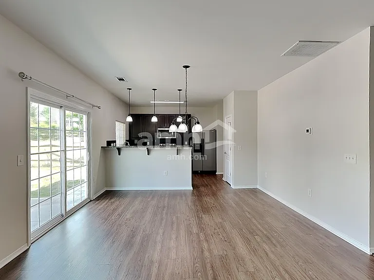 4317 Overbecks Ln — Photo 4